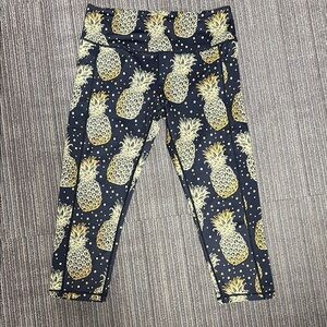 Constantly Varied Gear Pineapple Capri length size large